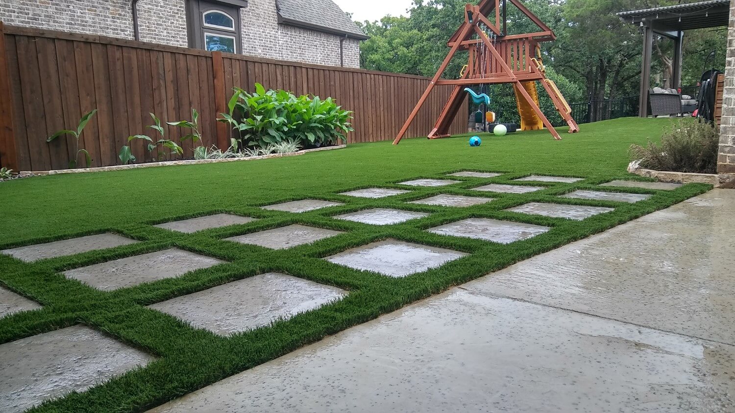 Artificial grass backyard in Sacramento