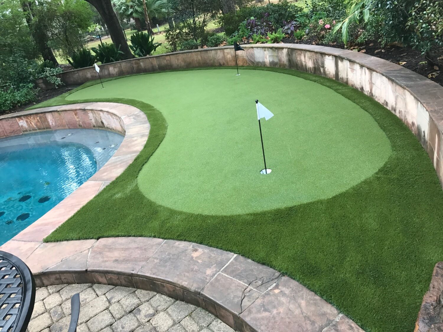 Artificial grass putting green installed by SYNLawn