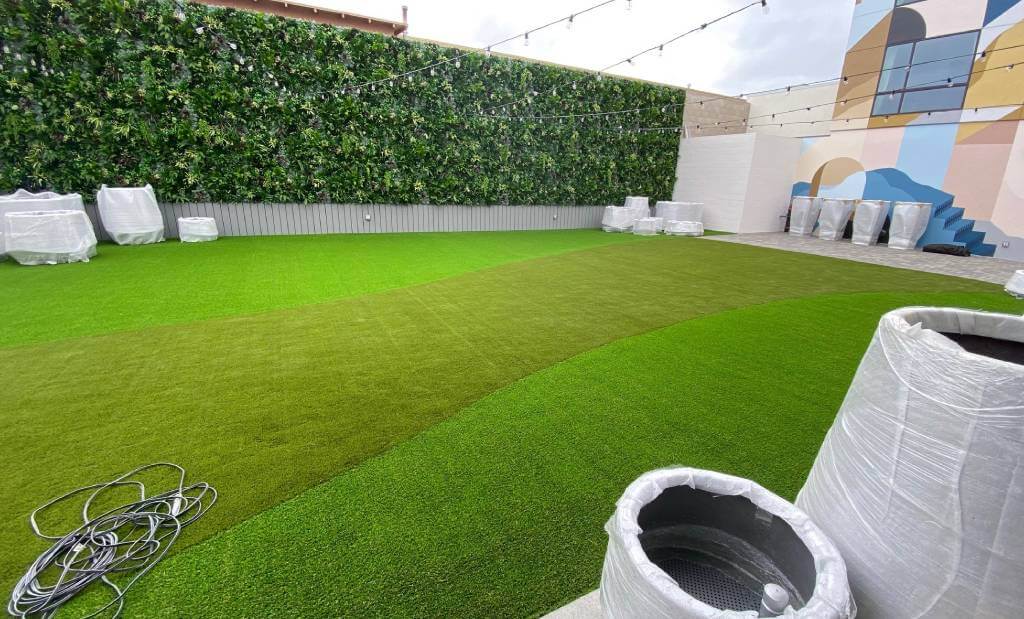 monsaraz-hotel-artificial-grass-and-artificial-living-wall