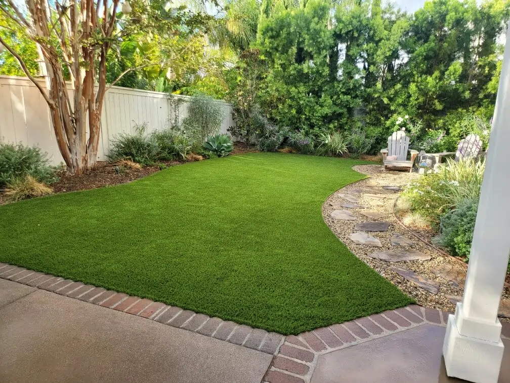 Artificial grass backyard installed by SYNLawn